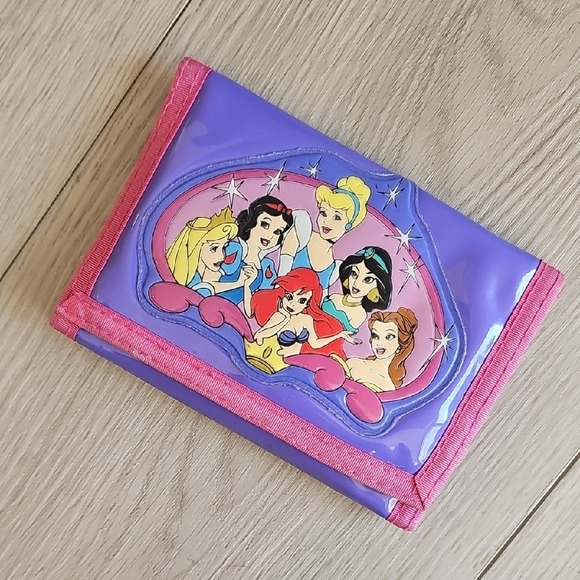 Vintage Disney Princess Kids Wallet With Heart Mirror - Picture 1 of 11
